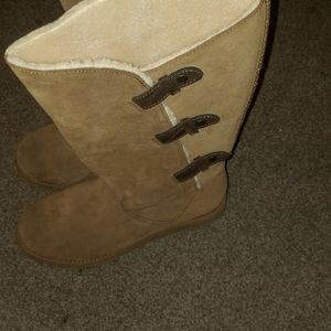 Bear paw boot